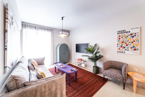52 m² One-Bedroom Apartment for Sale in Vouliagmeni, Athens Southern suburbs — photo 2