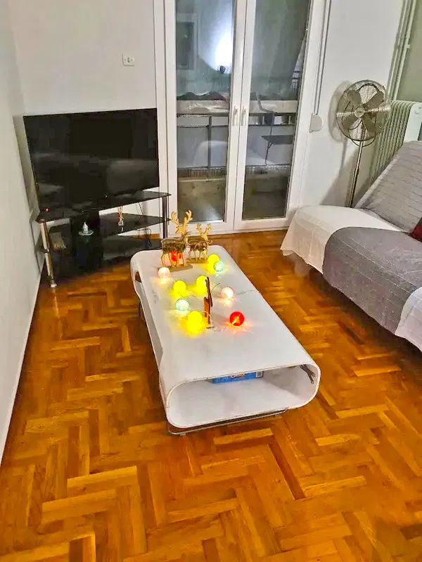 50 m² One-Bedroom Apartment for Sale in Poligono - Tourkovounia, Athens Center — photo 2