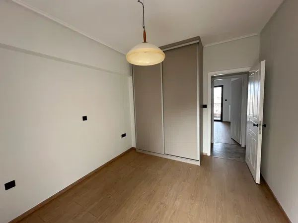 Seafront 103 m² Apartment with Three Bedrooms for Sale in Alimos, Athens Southern suburbs — photo 3
