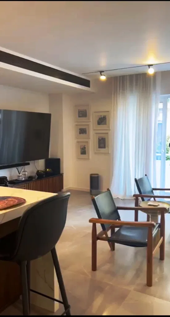105 m² Two-Bedroom Apartment for Sale in Kolonaki - Lycabettus, Athens Center — photo 2