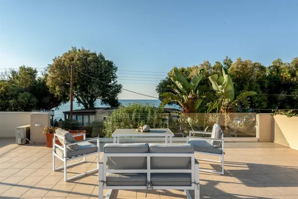 Sea View 100 m² Villa with Three Bedrooms for Sale in Nopigia, Kissamos