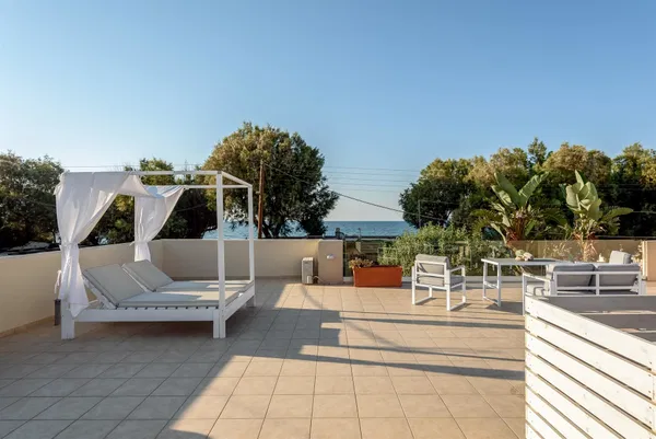 Sea View 100 m² Villa with Three Bedrooms for Sale in Nopigia, Kissamos — photo 4