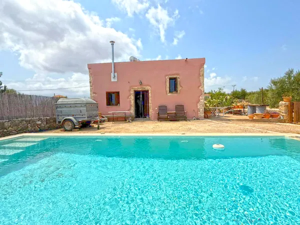One-Bedroom Villa for Sale in Litsarda, Apokoronas