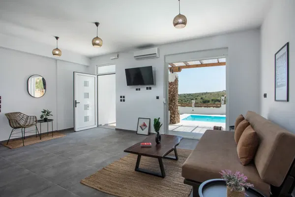 120 m² Villa with Three Bedrooms for Rent in Rhodes, Dodecanese Islands — photo 4