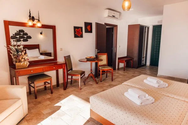 Hotel for Sale in Kalamata, Peloponnese — photo 4