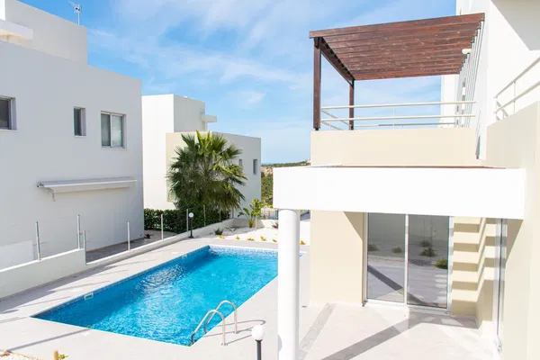 143 m² Three-Bedroom Villa for Sale in Paphos, Cyprus