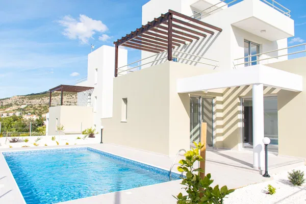 143 m² Three-Bedroom Villa for Sale in Paphos, Cyprus — photo 3