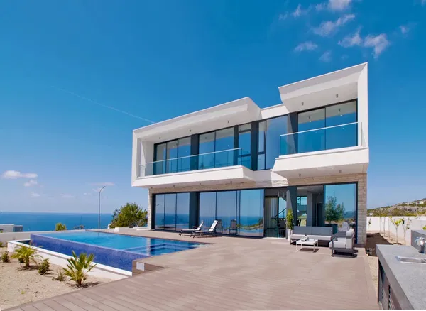 218 m² Three-Bedroom Villa for Sale in Paphos, Cyprus
