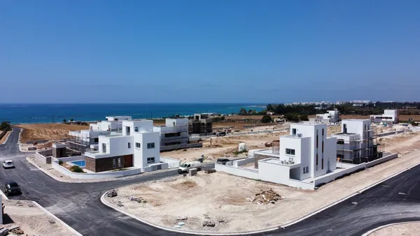 329 m² Four-Bedroom Villa for Sale in Paphos, Cyprus — photo 4