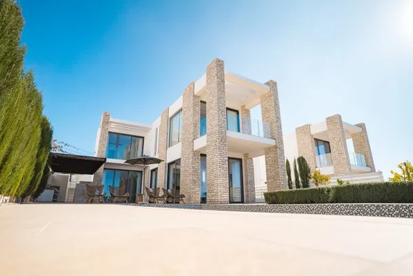 300 m² Five-Bedroom Villa for Sale in Paphos, Cyprus — photo 3