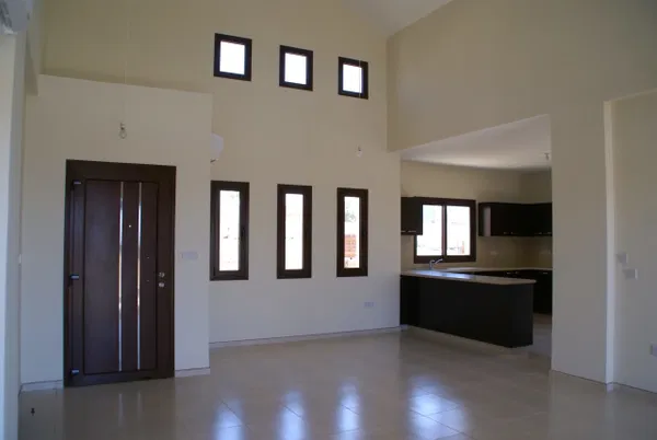 142 m² Three-Bedroom Villa for Sale in Limassol, Cyprus — photo 5