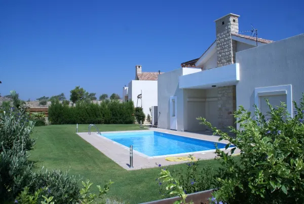 140 m² Villa with Three Bedrooms for Rent in Limassol, Cyprus