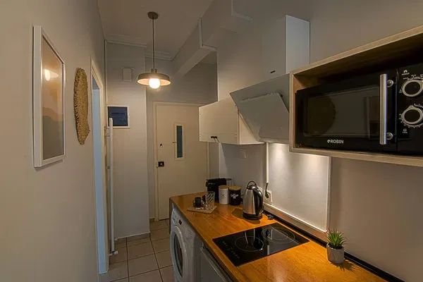 28 m² Apartment for Sale in Center Athens, Athens Center — photo 3
