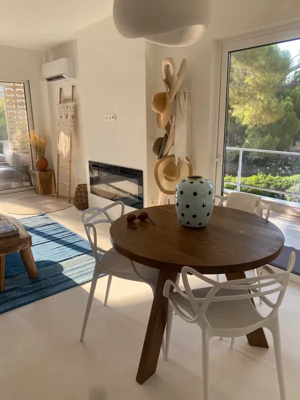 Sea View 62 m² Apartment with Two Bedrooms for Sale in Vouliagmeni, Athens Southern suburbs — photo 5
