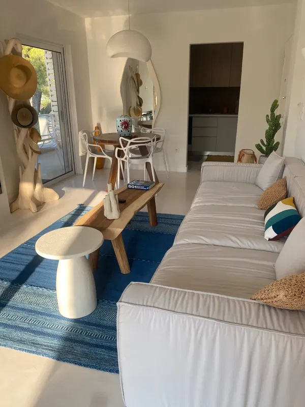Sea View 62 m² Apartment with Two Bedrooms for Sale in Vouliagmeni, Athens Southern suburbs — photo 4