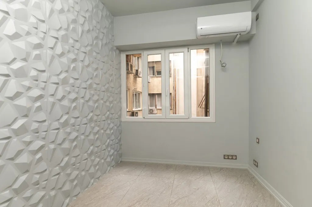 32 m² Commercial Space for Sale in Center Athens, Athens Center