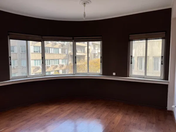 45 m² Commercial Space for Sale in Center Athens, Athens Center