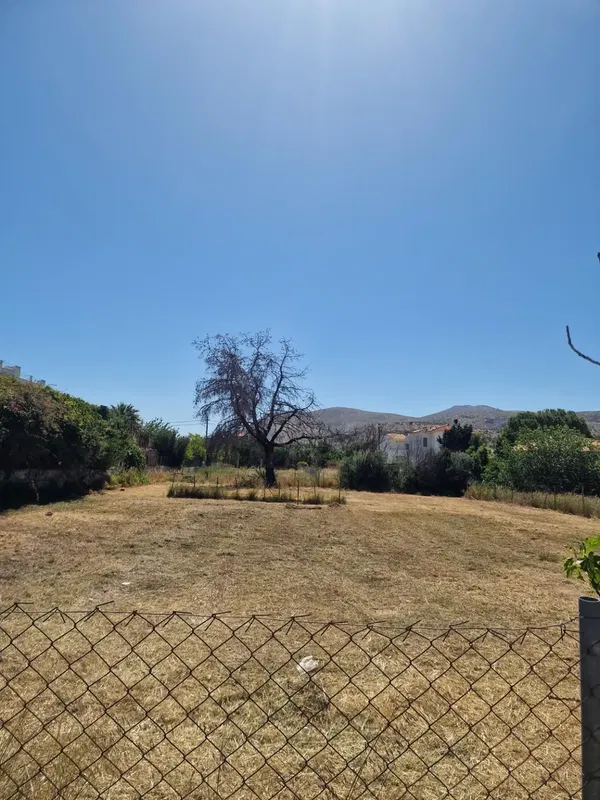 1,077 m² Land for Sale in Kalyvia Thorikou, Lagonisi