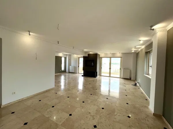 258 m² Three-Bedroom Apartment for Rent in Marousi, Athens Northern suburbs — photo 3