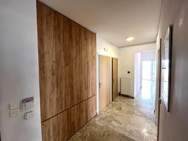258 m² Three-Bedroom Apartment for Rent in Marousi, Athens Northern suburbs — photo 4