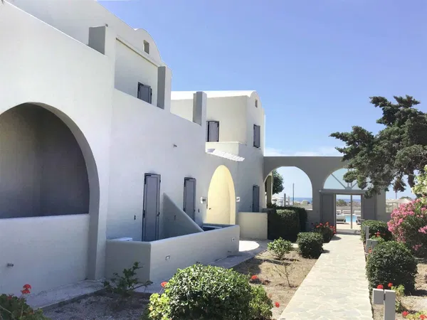 1500 m² Sea-View Hotel for Sale in Santorini, Cyclades — photo 4
