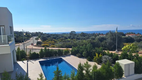 140 m² Three-Bedroom Villa for Sale in Paphos, Cyprus — photo 2