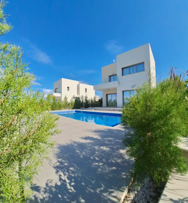 129 m² Three-Bedroom Villa for Sale in Paphos, Cyprus
