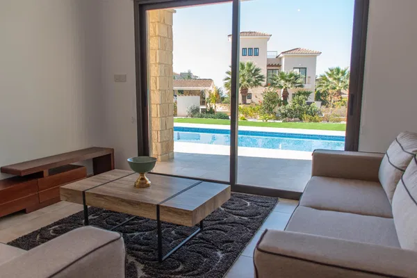 Two-Bedroom Villa for Sale in Paphos, Cyprus with Veranda — photo 4