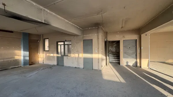 Building for Sale in Piraeus — photo 3