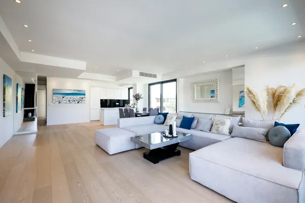 Renovated 141 m² Apartment with Two Bedrooms for Sale in Elliniko, Athens Southern suburbs — photo 4