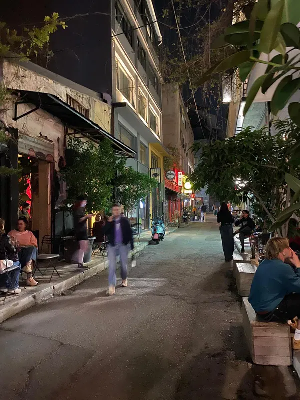 200 m² Commercial Space for Rent in Athens Historical Center, Athens Center