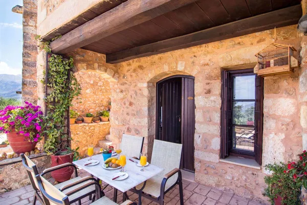 One-Bedroom Villa for Sale in Apokoronas, Chania — photo 2