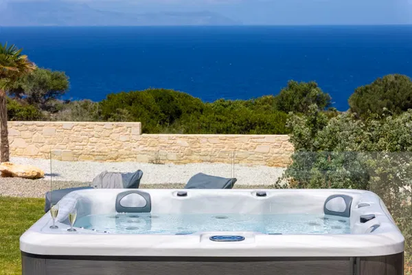 Sea-View 120 m² Villa with Four Bedrooms for Sale in Agios Onoufrios, Akrotiri — photo 5