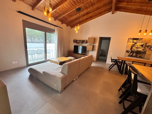 82 m² Seafront Two-Bedroom Villa for Sale in Vamos, Apokoronas — photo 3