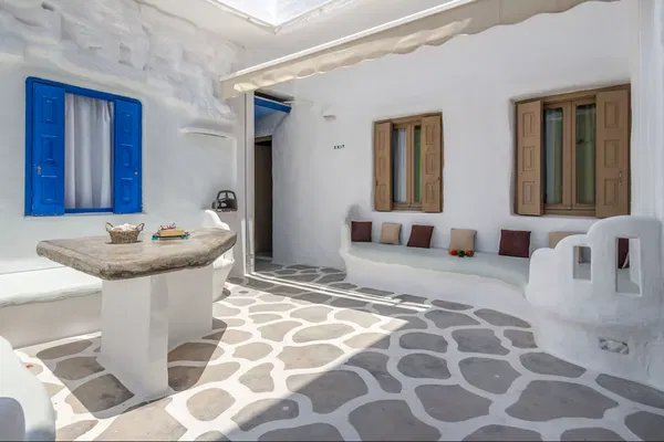 340 m² Hotel for Sale in Milos, Cyclades — photo 2