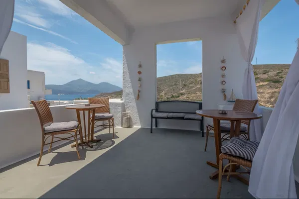 340 m² Hotel for Sale in Milos, Cyclades — photo 4