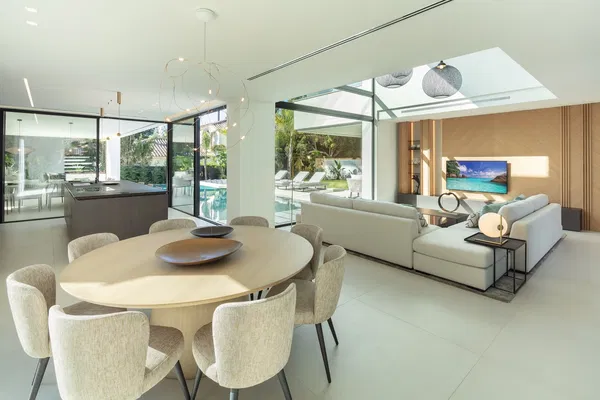 Five-Bedroom Villa for Sale in Las Brisas, Nueva Andalucía — photo 3