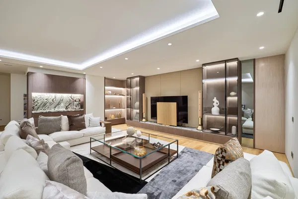 367 m² Five-Bedroom Villa for Sale in Marbella, Spain — photo 5