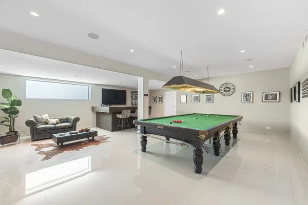 541 m² Five-Bedroom Villa for Sale in Marbella, Spain — photo 5
