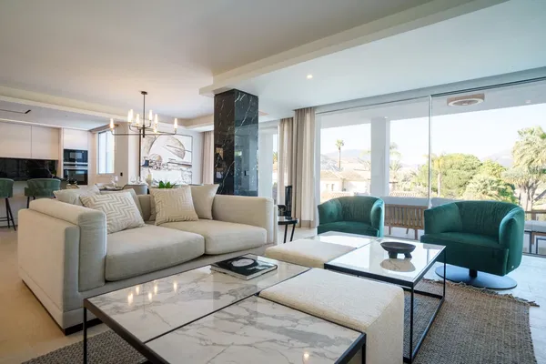 448 m² Villa with Five Bedrooms for Sale in Nueva Andalucia, Marbella — photo 2