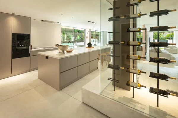 435 m² Four-Bedroom Villa for Sale in Marbella, Spain — photo 4