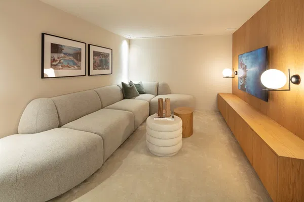 435 m² Four-Bedroom Villa for Sale in Marbella, Spain — photo 3