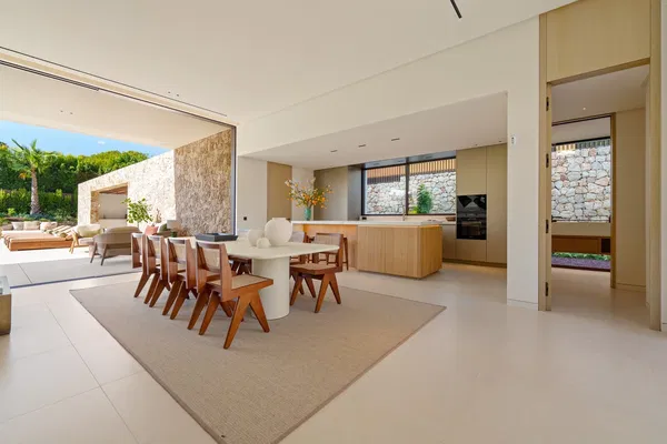 696 m² Five-Bedroom Villa for Sale in Marbella, Spain — photo 5