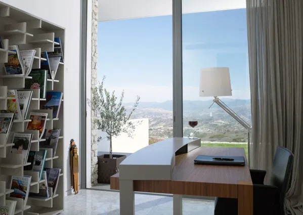 Sea View 300 m² Villa with Three Bedrooms for Sale in Paphos, Cyprus — photo 3