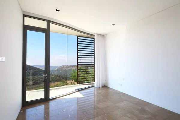 280 m² Four-Bedroom Villa for Sale in Paphos, Cyprus — photo 5