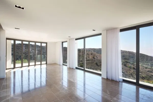 280 m² Four-Bedroom Villa for Sale in Paphos, Cyprus — photo 2