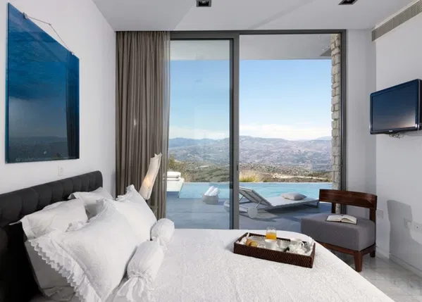 215 m² Sea View Three-Bedroom Villa for Sale in Paphos, Cyprus — photo 4