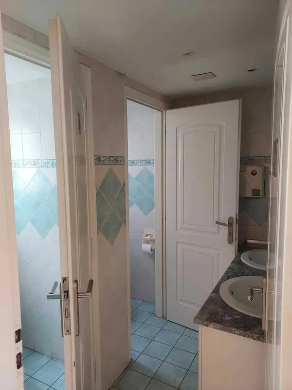 121 m² Commercial Space for Sale in Piraeus — photo 4