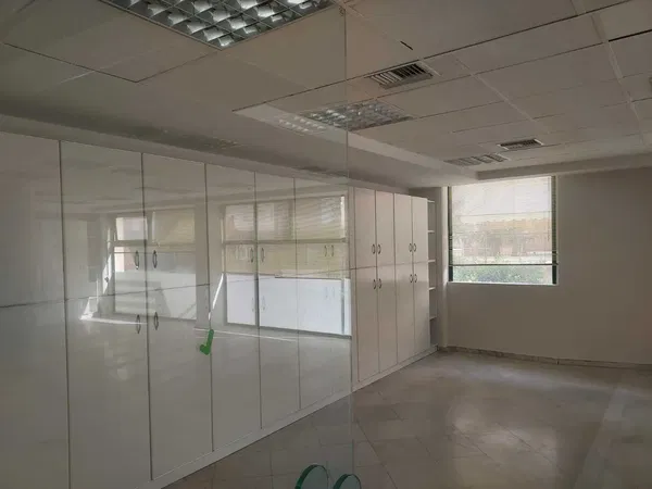 121 m² Commercial Space for Sale in Piraeus — photo 2