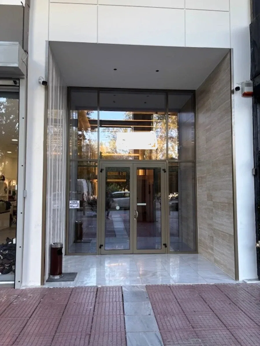 300 m² Commercial Space for Sale in Piraeus, Athens